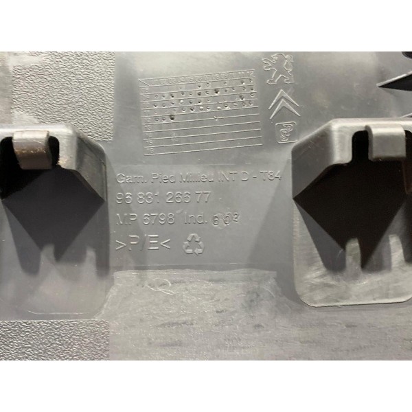 Acabamento Inferior Coluna Central Direita 3008 1.6 Thp 2013