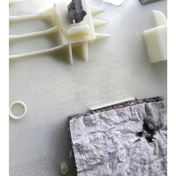 Moldura Coluna Traseira Esquerda Bmw 320i 2.0 2016