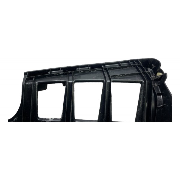 Guia Inferior Parachoque Traseiro Direita Azera 3.0 2013