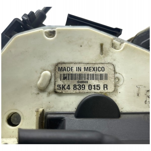 Trava Eletrica Porta Traseira Esquerda Vw Golf Gti 2.0 2015