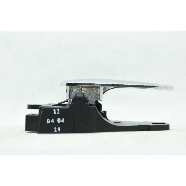 Puxador Porta Traseira Dianteira Esquerda Lancer X 2.0 2012 Prateado Dianteira/traseira