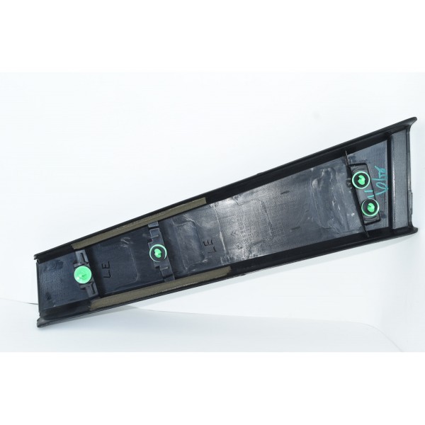 Acabamento Externo Coluna Central Esquerda  C4 Lounge 16