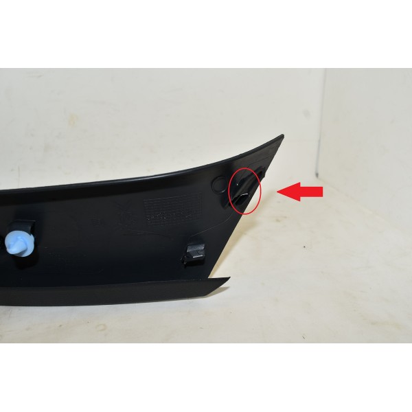 Acabamento Tampa Traseira Esquerda Peugeot 3008 1.6 Thp 12