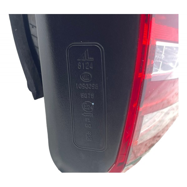 Lanterna Led Tampa Traseira Esquerda Vw Golf Gti 2.0 2015 Vermelho