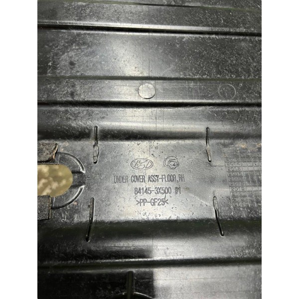 Acabamento Inferior Assoalho Direito Elantra Gls 2.0 14